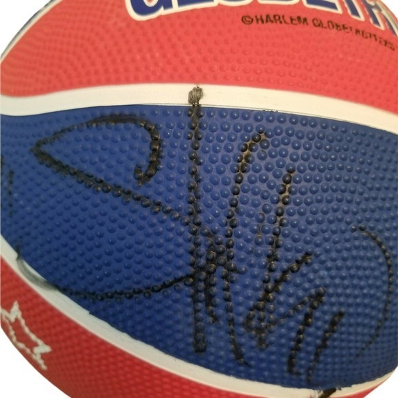 HARLEM GLOBETROTTERS SIGNED AUTOGRAPHED SPALDING BASKETBALL WITH SIGNATURES - Picture 5 of 5